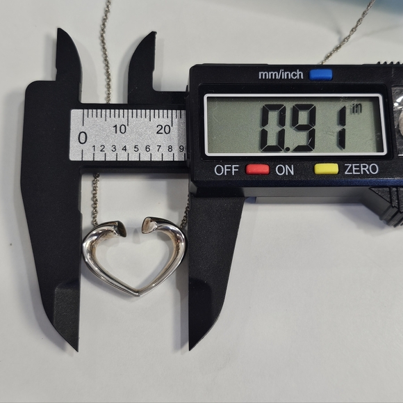 ✨️Tiffany & Co. Tenderness Heart Paloma Picasso 925 Sterling Silver Necklace 💚 - Picture 12 of 14